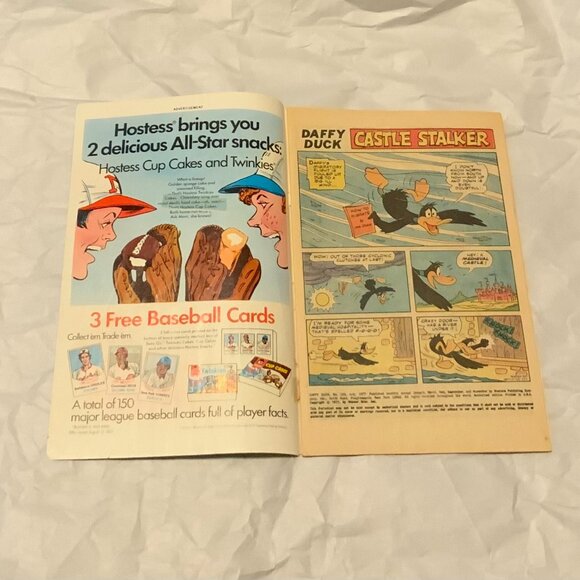 VINTAGE DAFFY DUCK COMICS - LOT OF 2 - 1977 - Picture 5 of 6